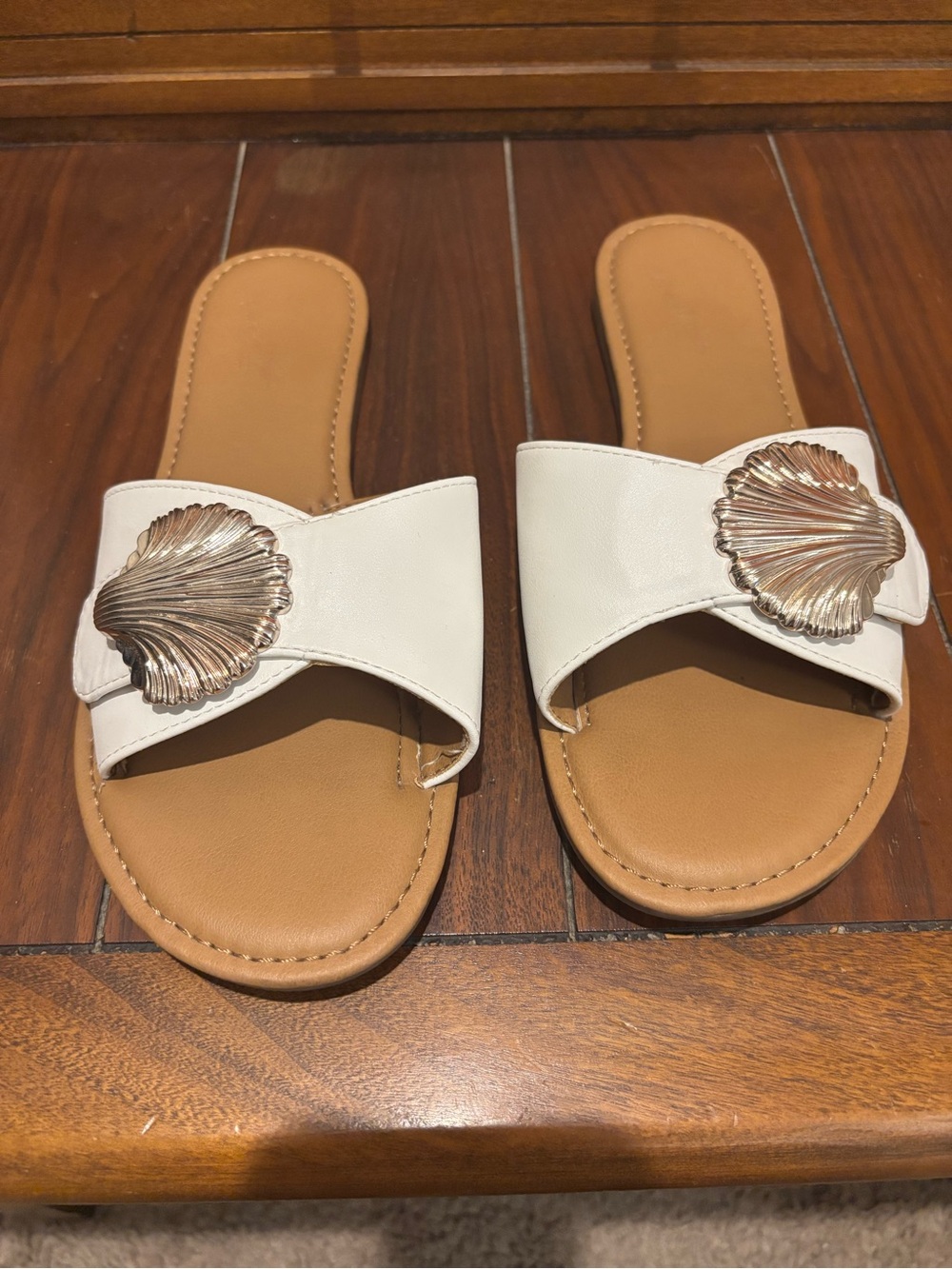 Universal Thread White Slide Sandals with Gold Shell Ornament